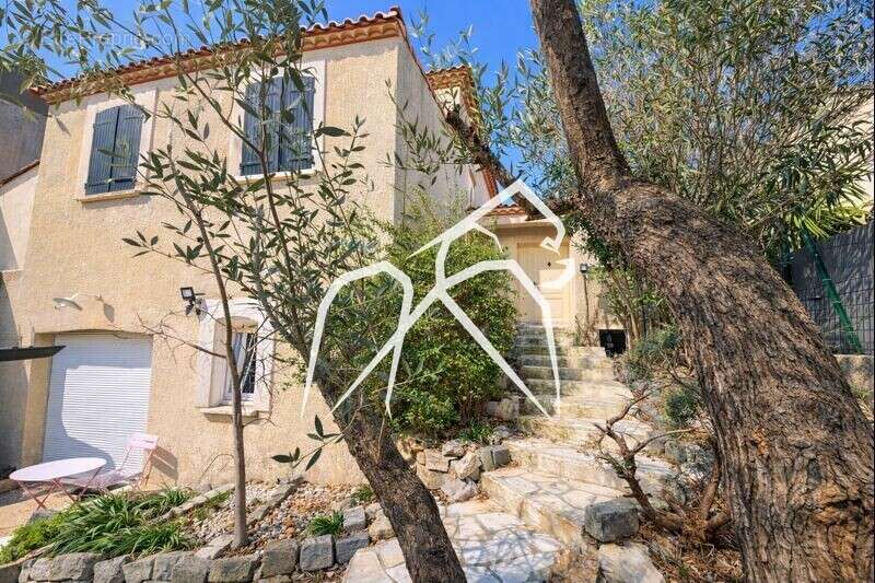 Maison à COURNONSEC