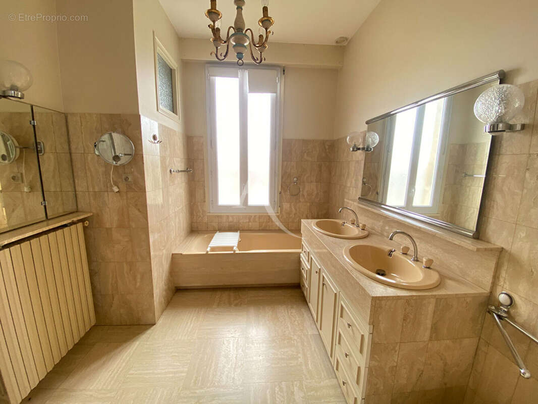 Appartement d'exception au coeur de Rochefort - 4 pièces - 139,20 m² - photo 9