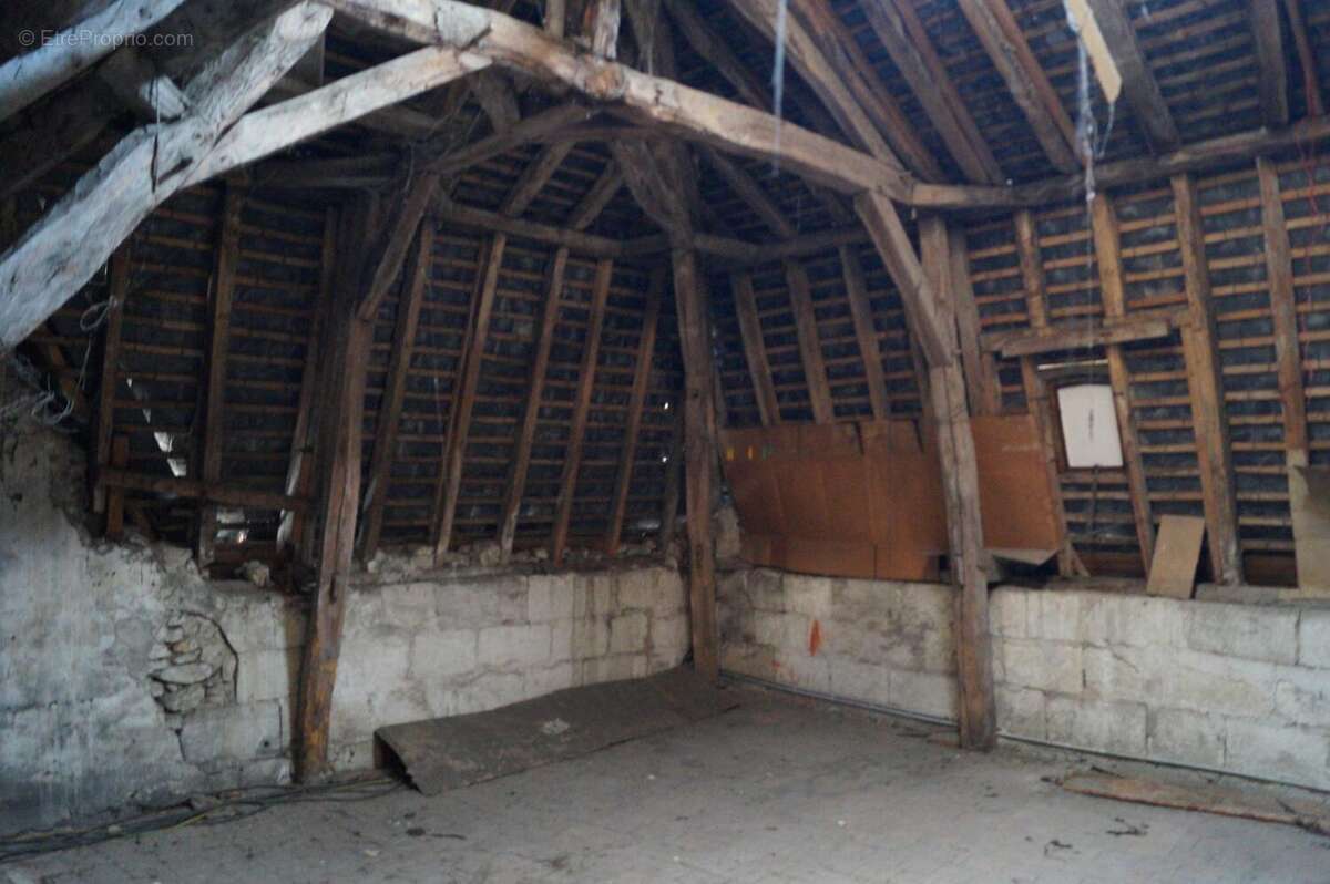 Photo 3 - Commerce à DANGE-SAINT-ROMAIN