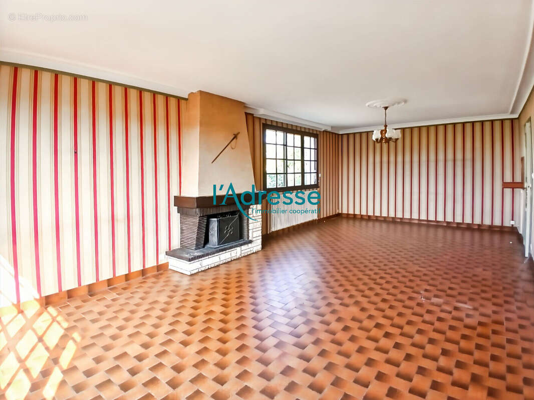 Maison à VILLEDIEU-LA-BLOUERE