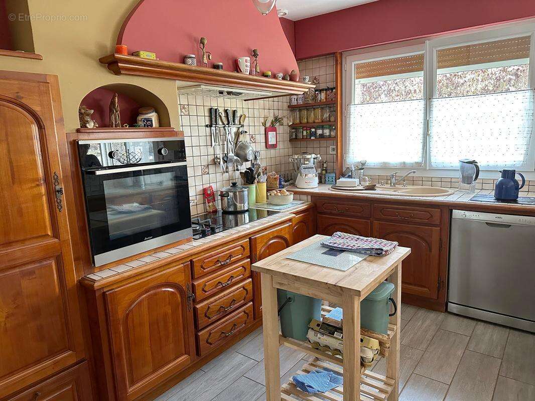 Maison indépendante de 180 m2 avec terrain de 1582 m2 - photo 6