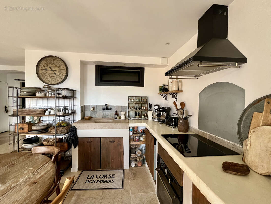 Appartement à SIX-FOURS-LES-PLAGES