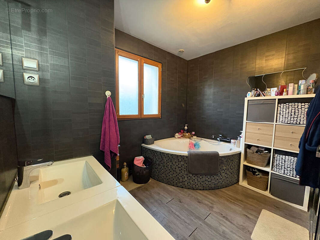 Maison à SAINTE-GENEVIEVE