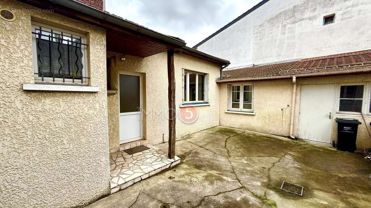 Appartement à LIVRY-GARGAN