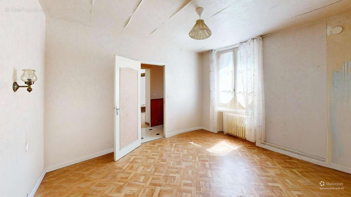 Maison avec dépendances et terrain constructible à Toury - photo 4