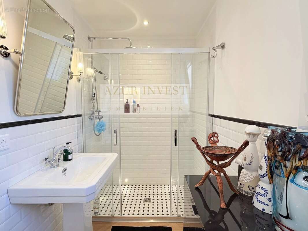Appartement à ROQUEBRUNE-CAP-MARTIN