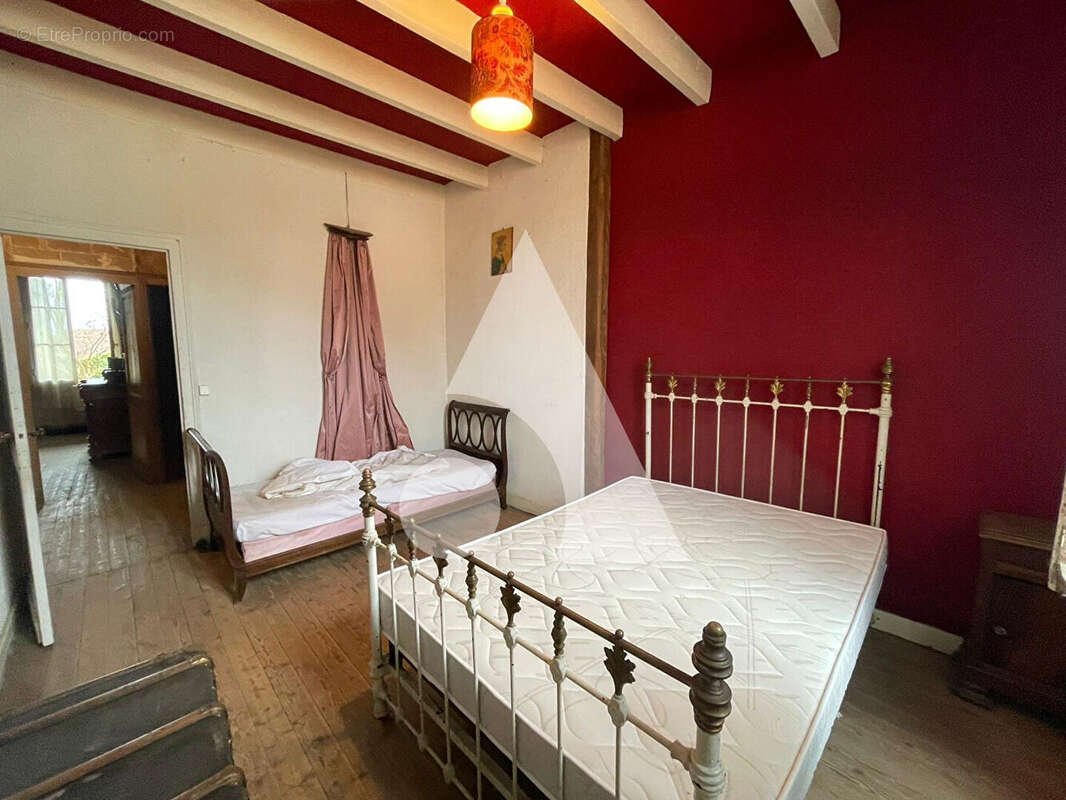 Maison à LAMOTHE-MONTRAVEL