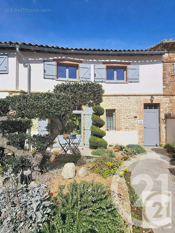Maison à TREBONS-SUR-LA-GRASSE