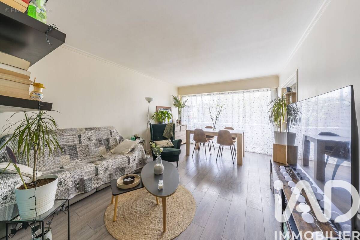 Photo 1 - Appartement à CHEVILLY-LARUE