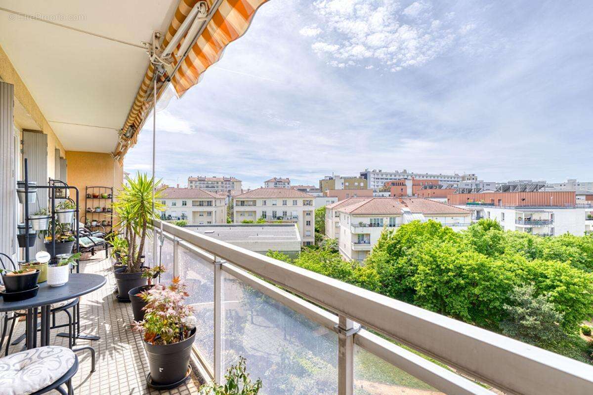 Appartement à LYON-8E