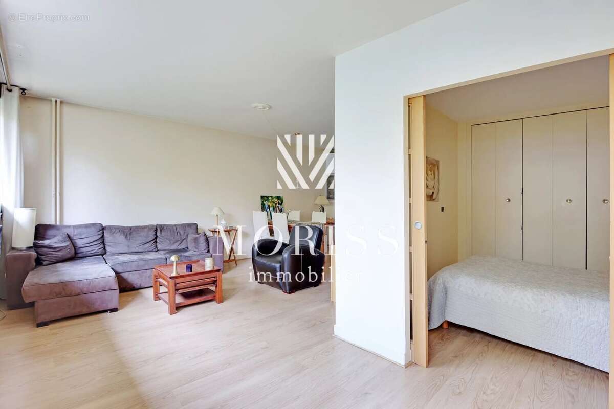 Appartement à PARIS-14E