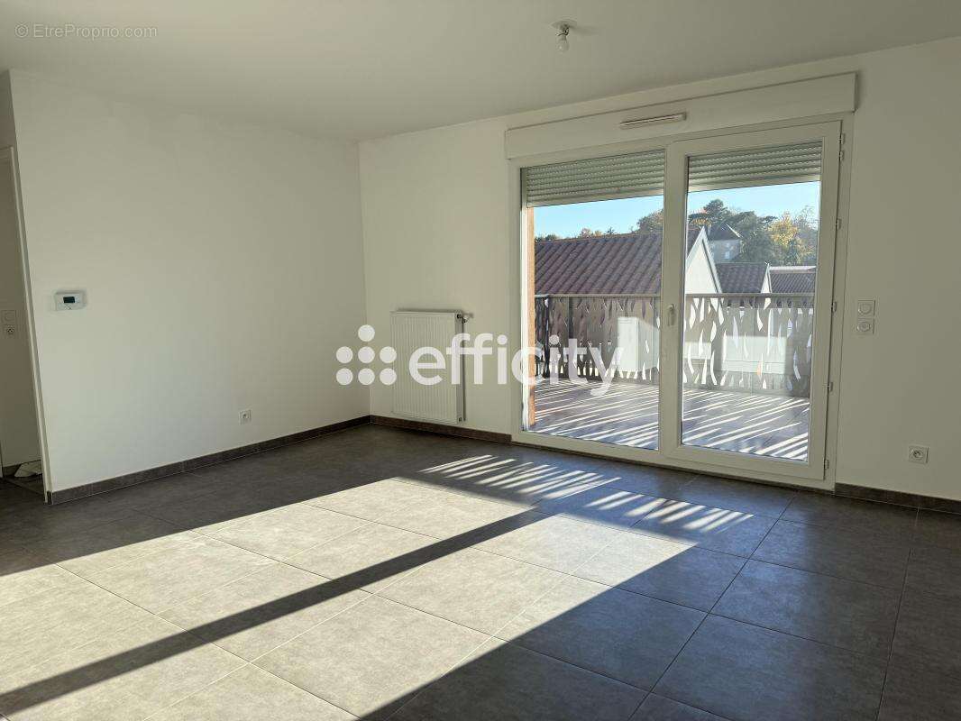 Appartement à SAINT-LAURENT-DE-MURE