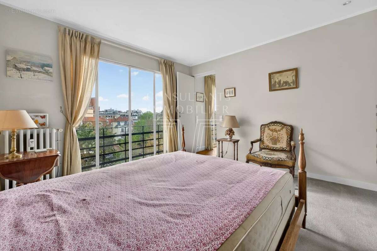 Appartement à NEUILLY-SUR-SEINE