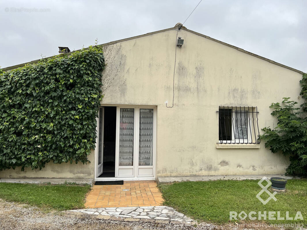 Maison 81 m² à La Vergne  - photo 3
