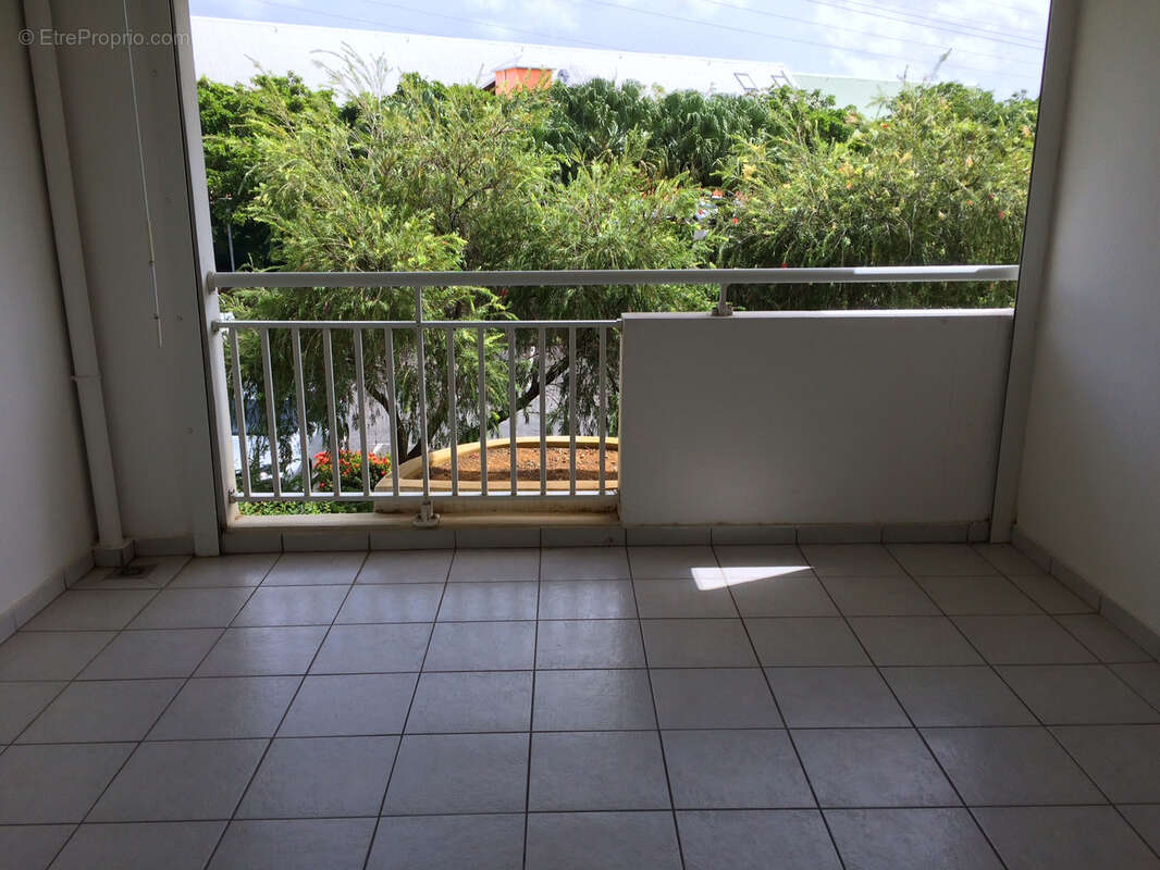 Appartement à BAIE-MAHAULT