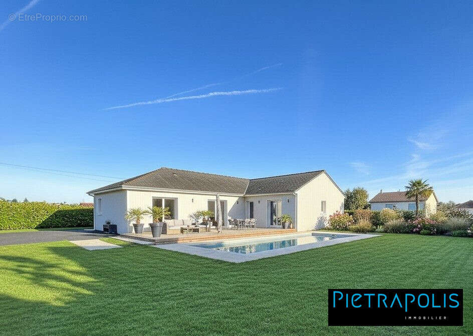 Terrain à CRECHES-SUR-SAONE