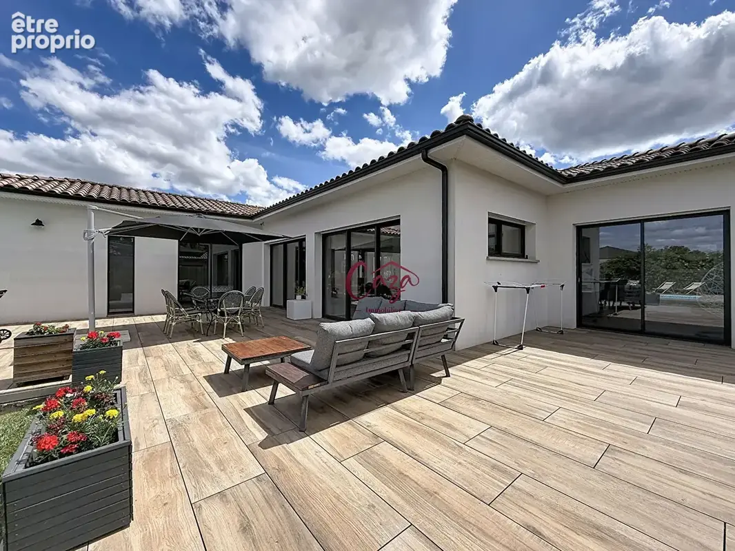 Villa comtemporaine de plain pied 183 m2 garage , piscine , 4 chambres - photo 15