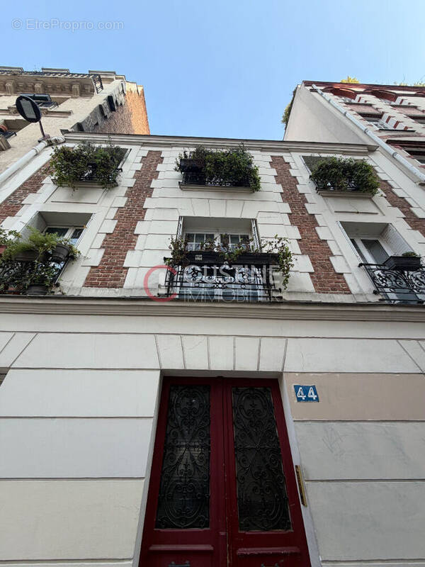 Appartement à PARIS-18E