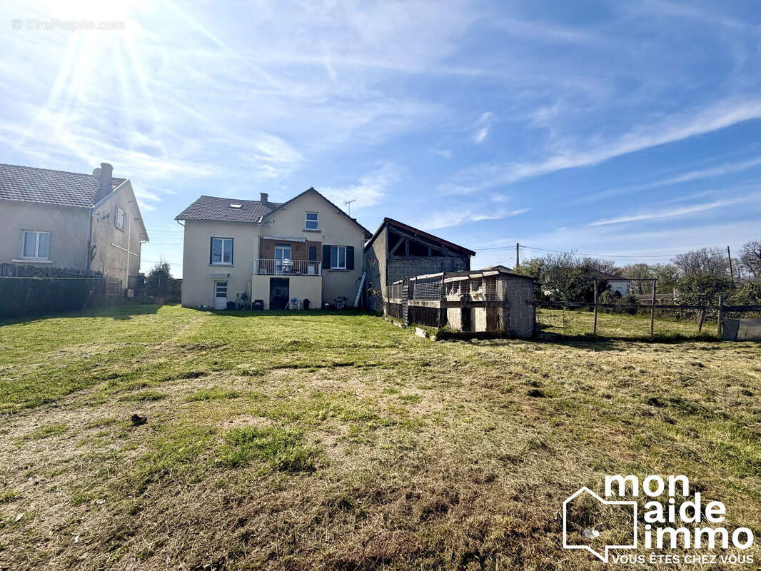 Maison à THIVIERS