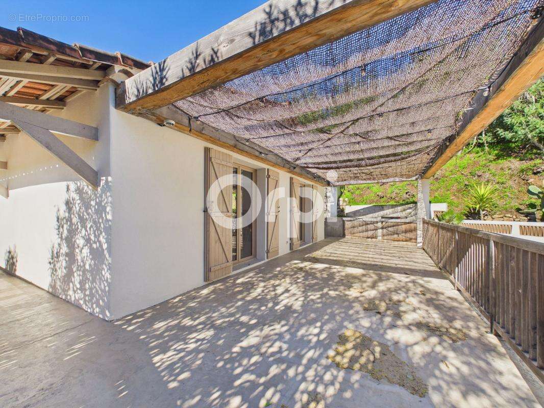 Maison à MANDELIEU-LA-NAPOULE