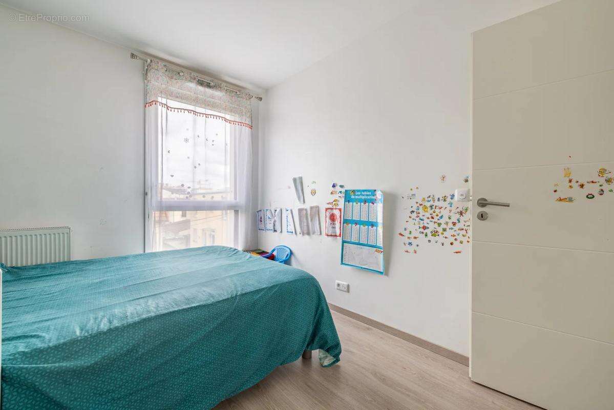 Appartement à LES PAVILLONS-SOUS-BOIS