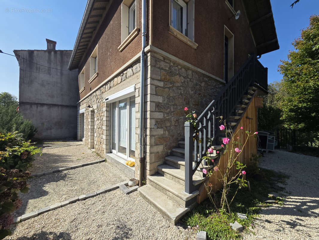 Maison à SAINT-BASILE