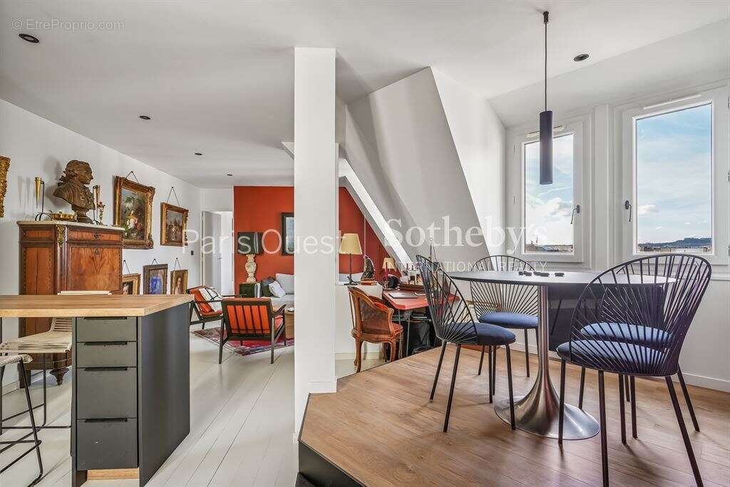 Appartement à NEUILLY-SUR-SEINE