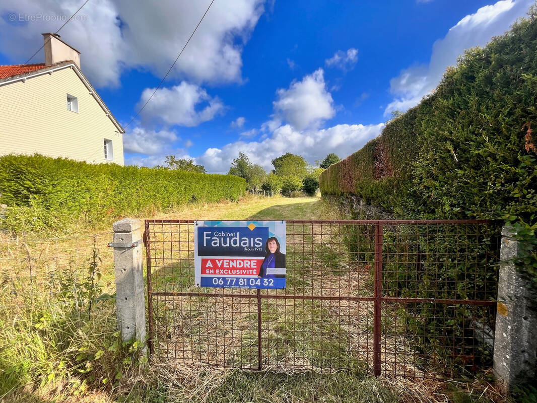 Terrain à SAINTE-MARGUERITE-D'ELLE