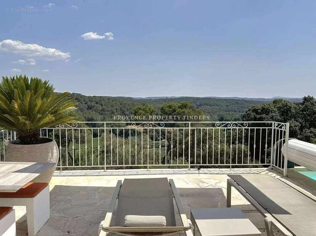 Maison à ENTRECASTEAUX