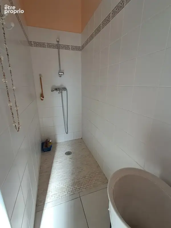 Villemoustaussou – élégante maison familiale avec jardin, terrasse et garage - photo 11