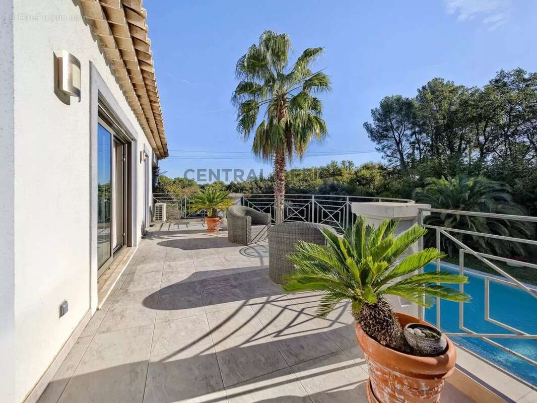 Maison à MOUGINS