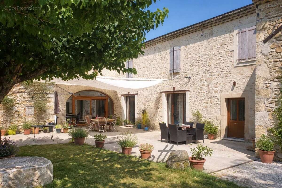 Maison à BONLIEU-SUR-ROUBION