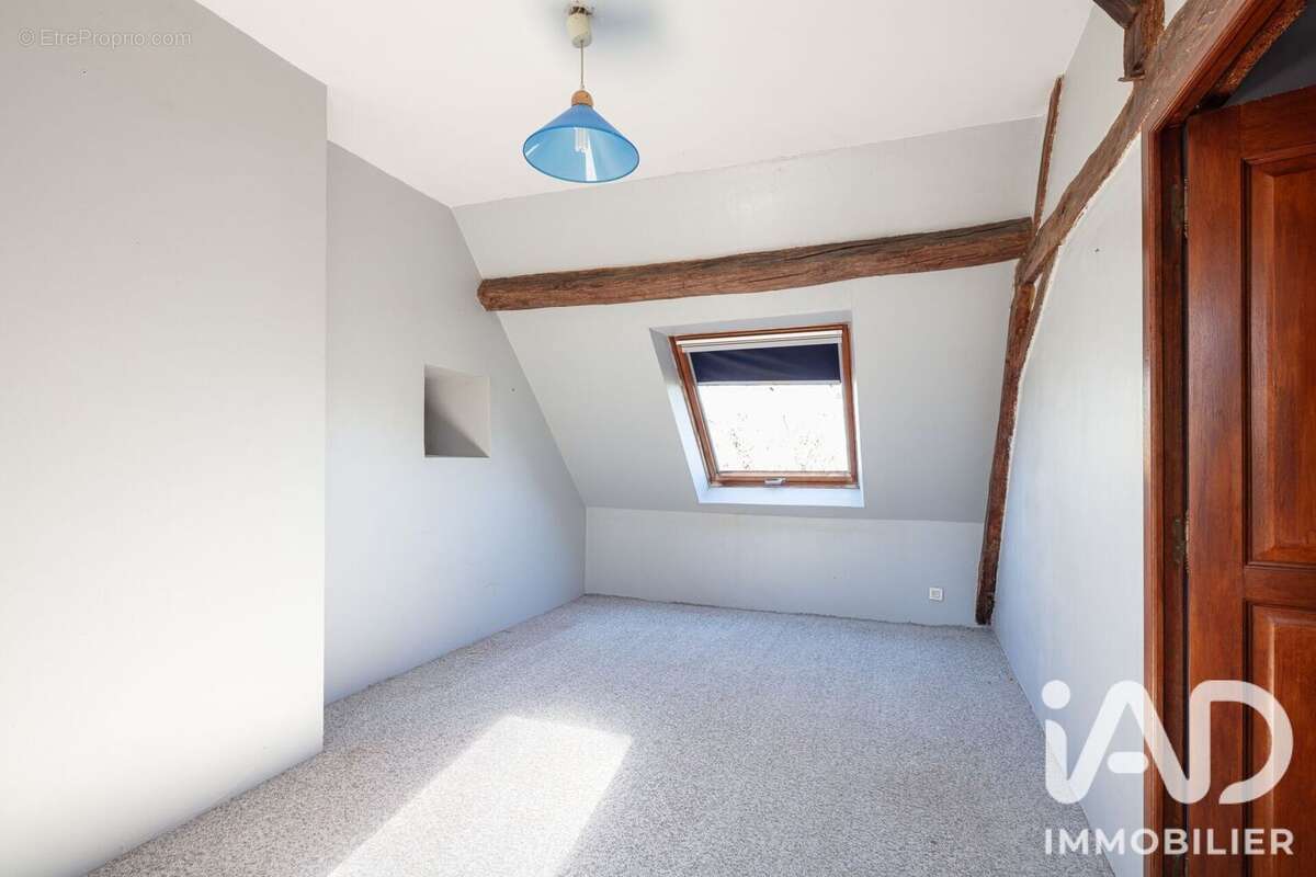 Maison 224 m² à Meillers  - photo 8