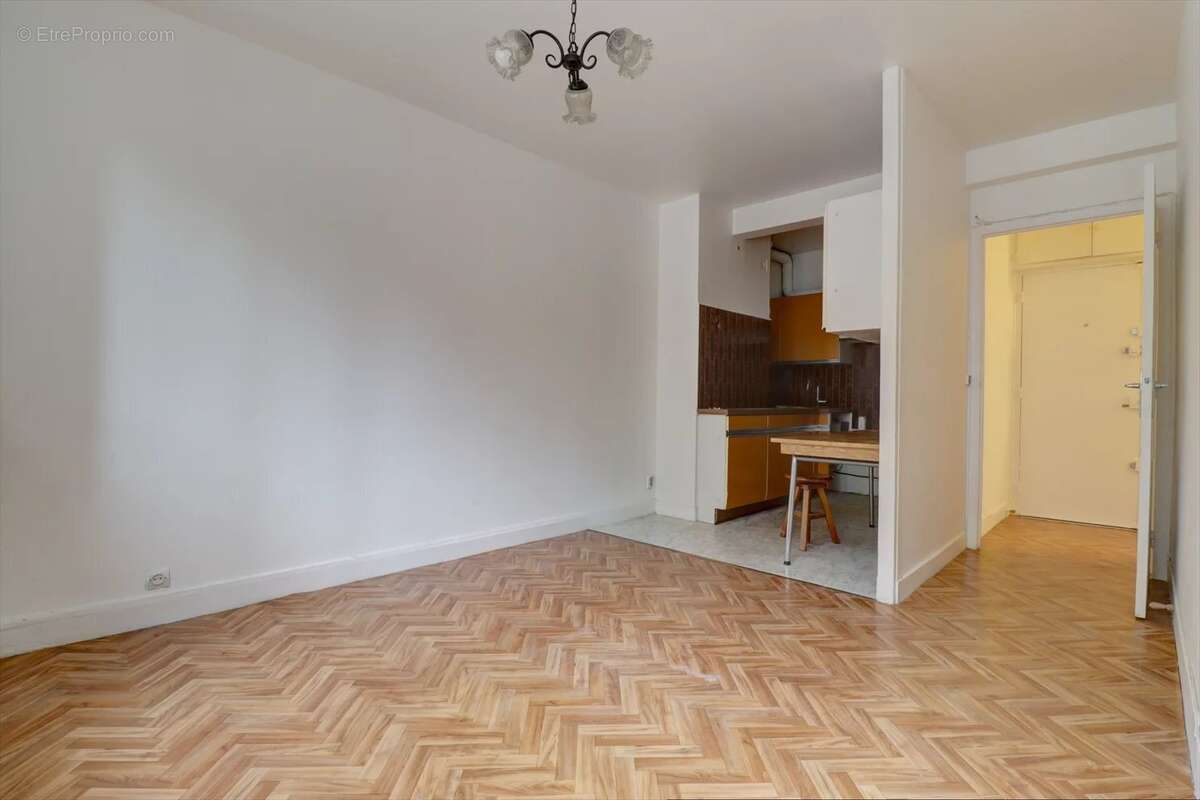 Appartement à PARIS-10E