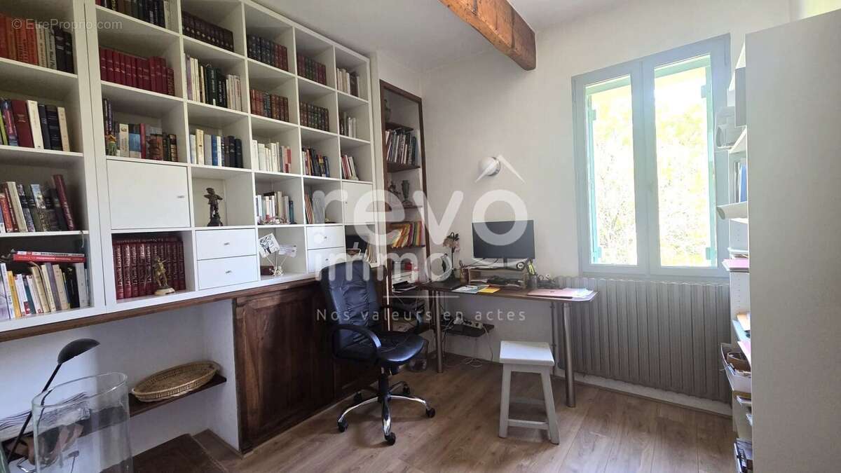 ST PARGOIRE: Belle vigneronne 177 m² hab. en parfait état avec 2 terrasses et grand garage - photo 4
