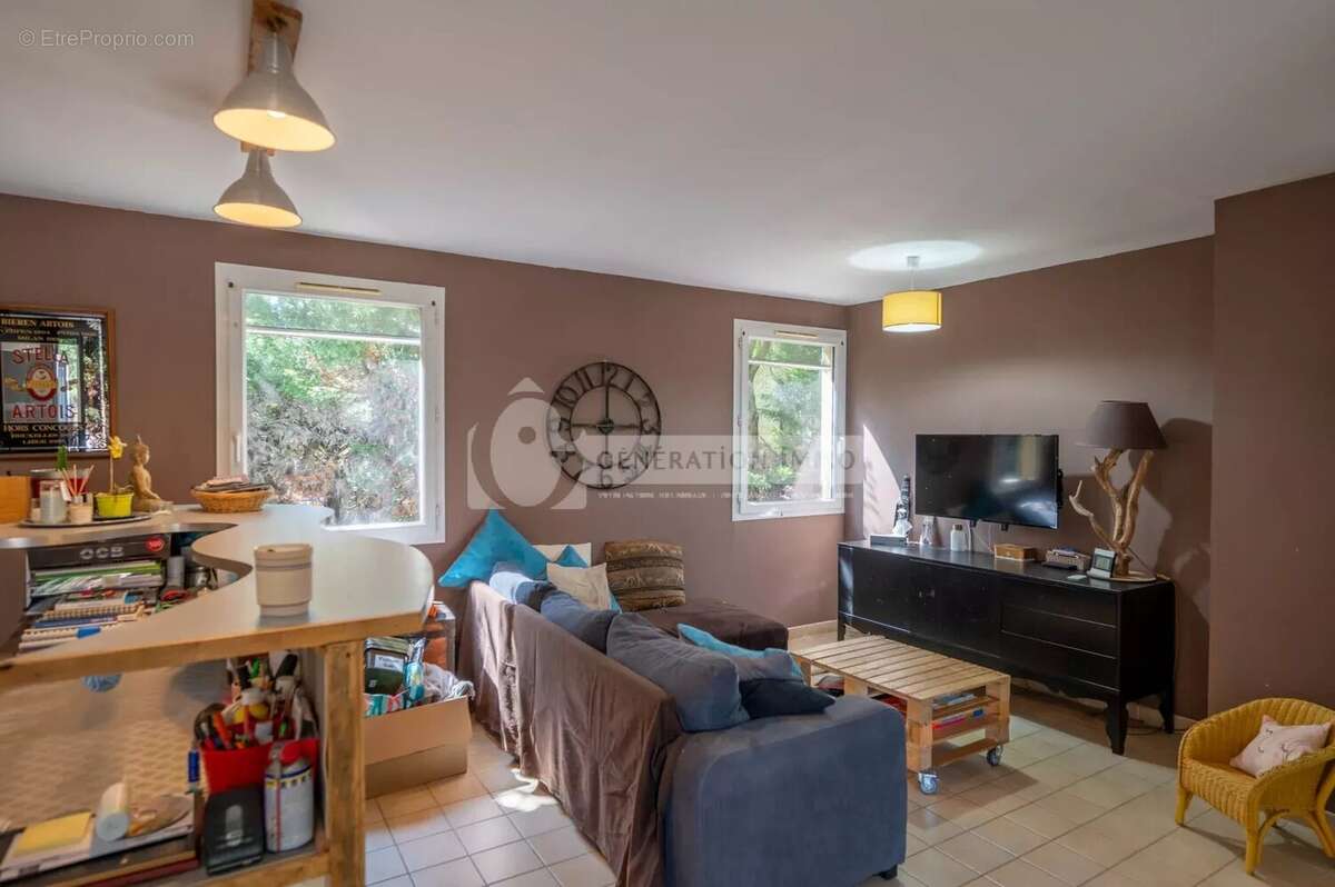 Maison à SAINT-ETIENNE-DU-GRES