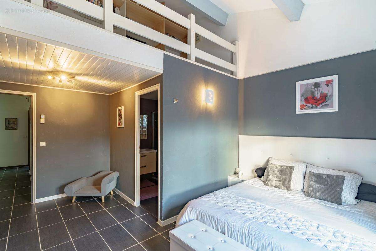 Maison à PELISSANNE