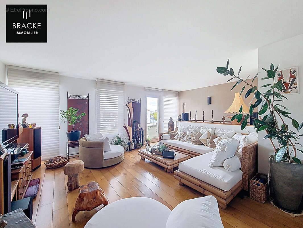 Appartement à COURBEVOIE