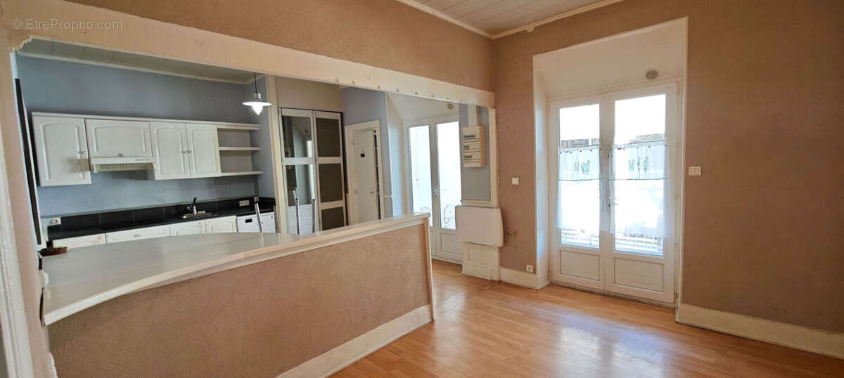 Grand appartement T4 avec extérieur et garage véhicule - photo 7