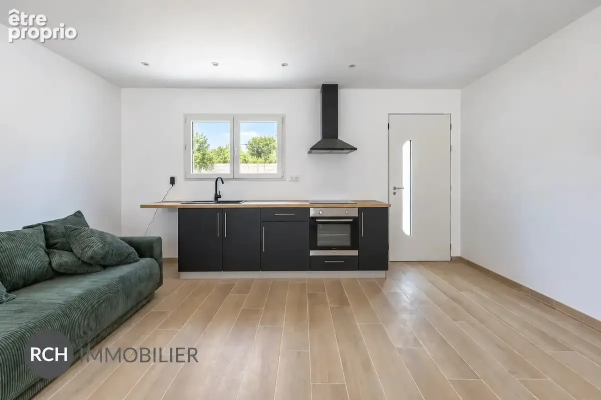 Maison de ville en pierre entièrement rénovée avec terrasse et jardin - photo 2