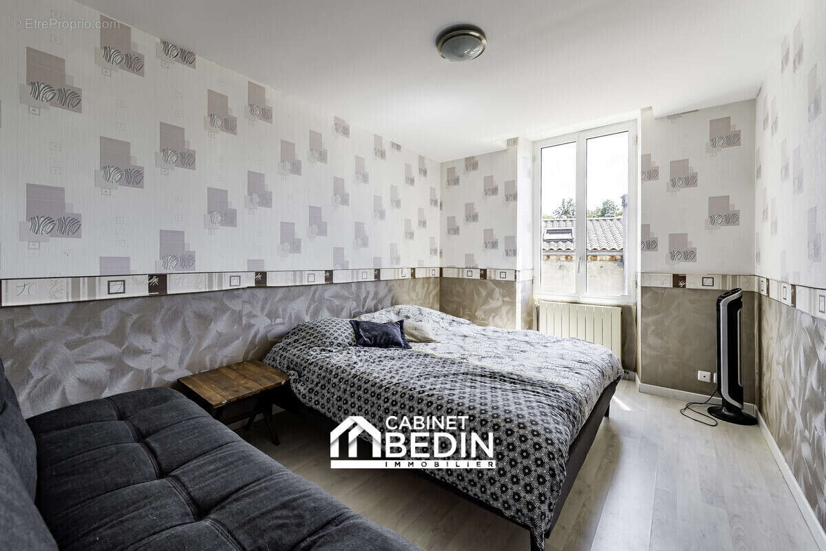 Maison 184 m² à Bourg  - photo 5