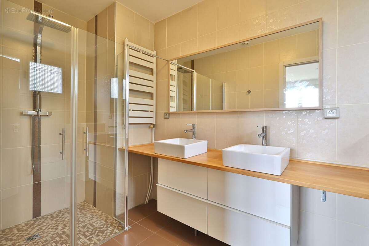 Maison à SAINT-CYR-AU-MONT-D'OR