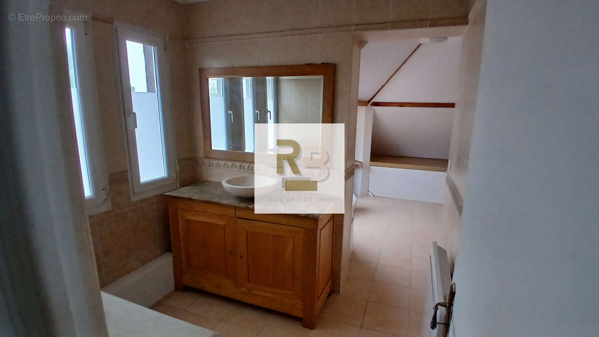 Appartement à PECQUENCOURT