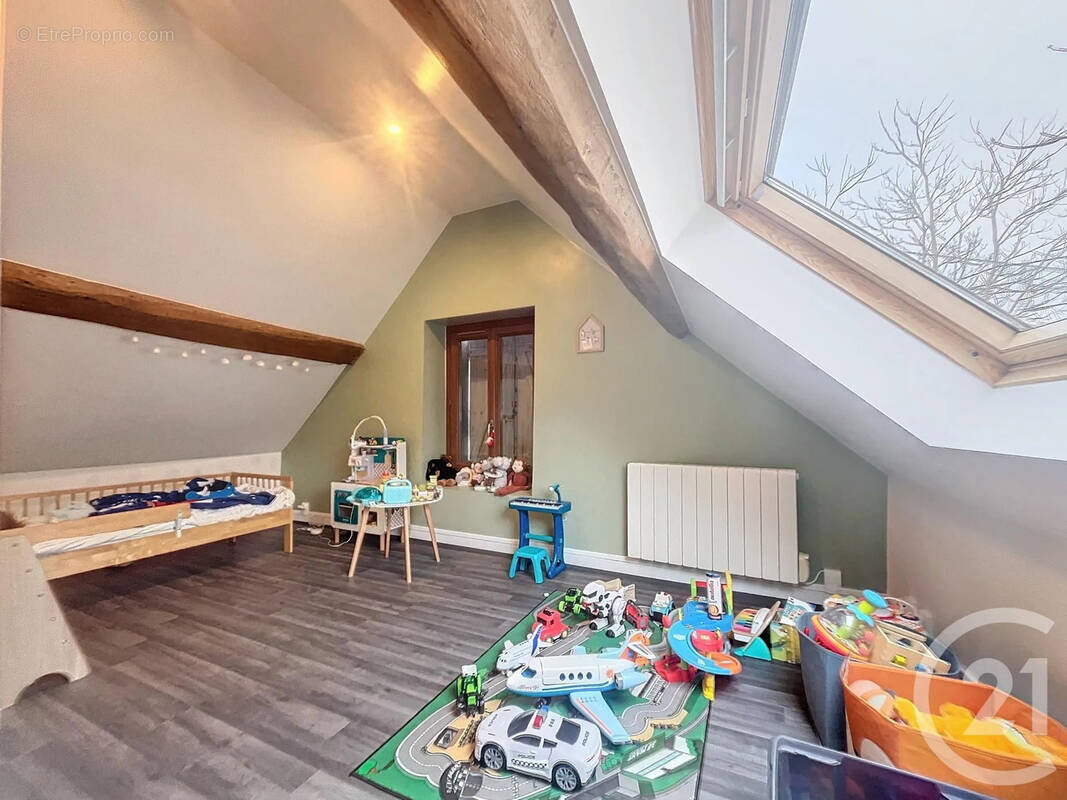 Maison à LAVAL-EN-BRIE