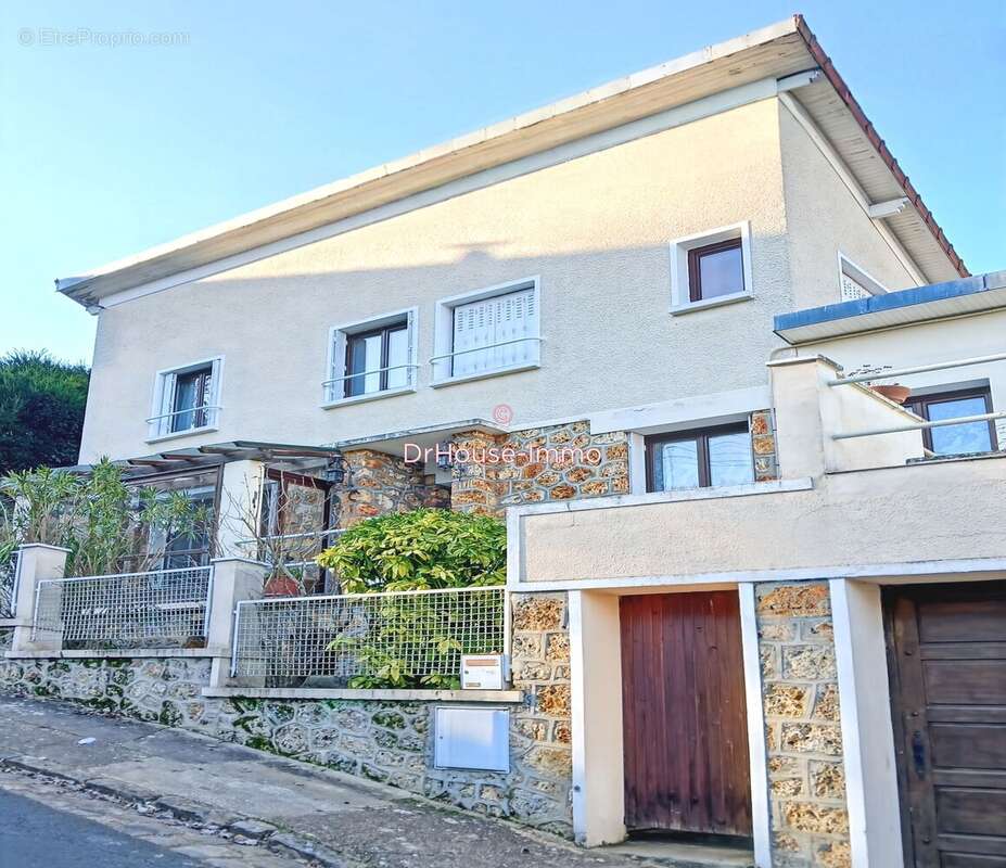 Maison à BURES-SUR-YVETTE