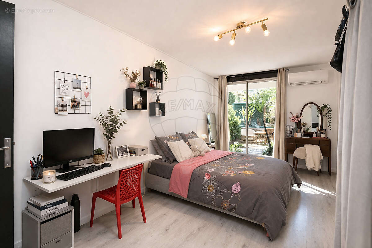 Appartement à SAINT-LAURENT-DU-VAR