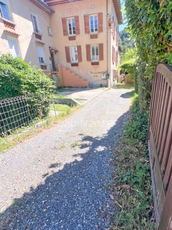Maison à vendre à Digne-les-Bains – 115 m², 4 chambres, jardin arboré de 300 m², fort potentiel - photo 7