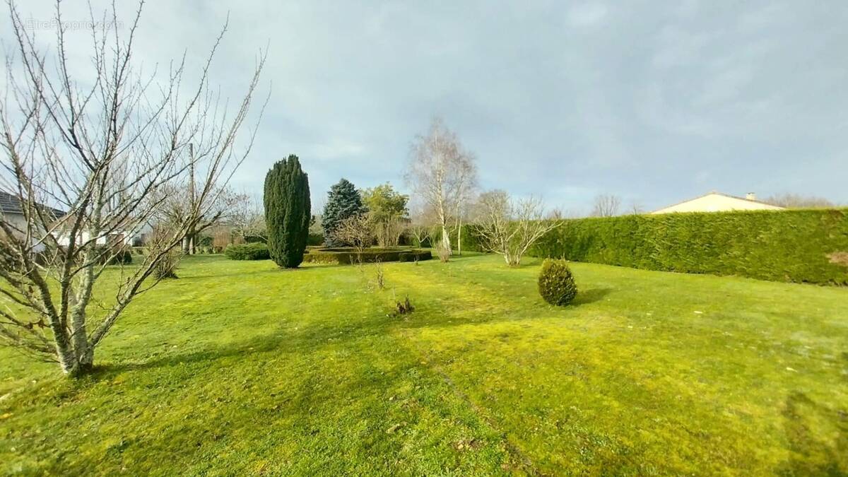 Terrain à PERIGUEUX