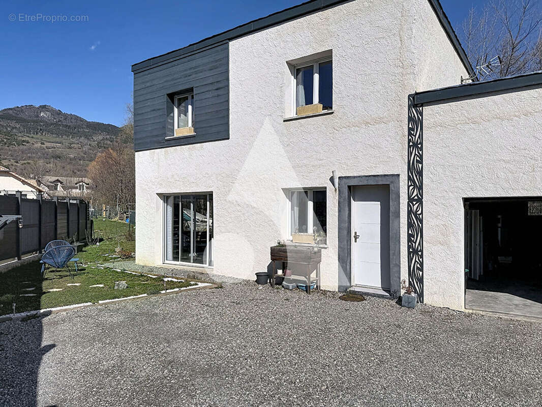 Maison à LA BATIE-NEUVE