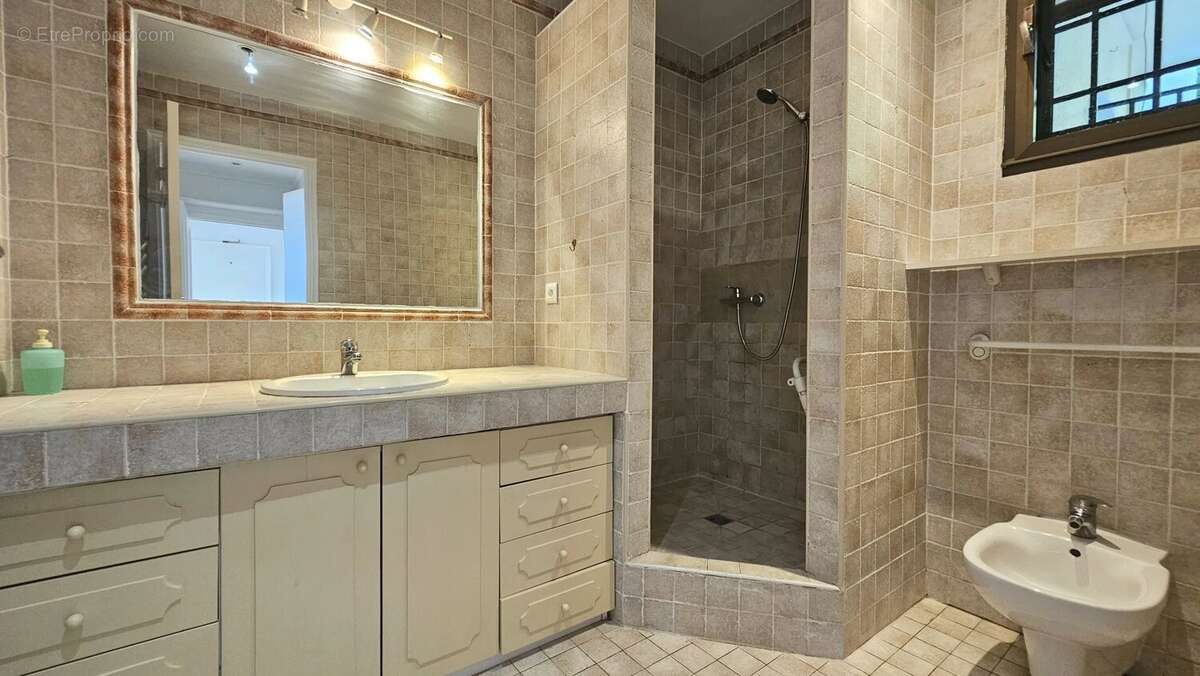 Appartement à VILLENEUVE-LOUBET